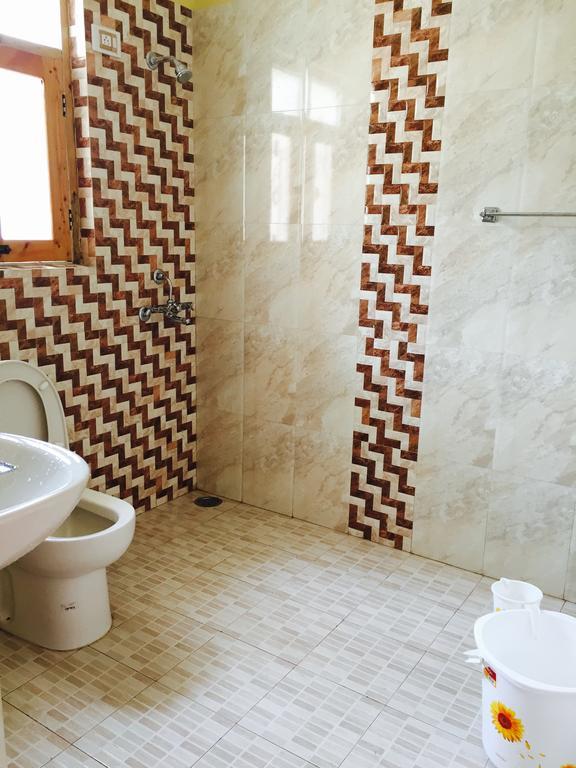 Shalimar Heights Otel Srīnagar Dış mekan fotoğraf